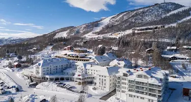 Holmshovda: One of Geilo’s Last Contemporary Mountain Chalets Awaits ()