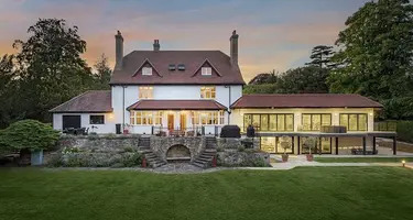 eXp UK Luxury: the UK’s Fastest-Growing Estate Agency Brand Goes Global with JamesEdition ()