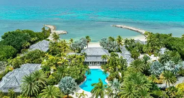 Caribbean Private Paradise: Inside a World-Renowned Fashion Designer’s Jumby Bay Hideaway ()